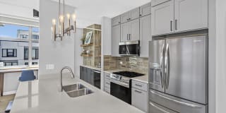 511 West Division Street - 1Unit 706 Gallery 4