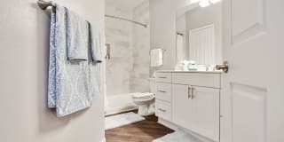 Registry at Windsor Parke Gallery 85