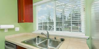 Cozy 2 bedroom, 2 bathroom condo- Federal Way Area Gallery 13