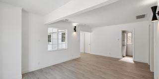 Stunning Luxury 2BR with Wraparound Deck in Downtown Palo Alto Gallery 7