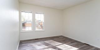 Beautifully Maintained Townhome with Fantastic Amenities Gallery 18