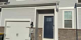 LARGE THREE BEDROOM TOWNHOME in PARKLAND SCHOOLS Gallery 1
