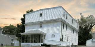 The Lodge on Benham - Rooms for Rent Gallery 1