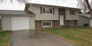 3 BEDROOM | 2 BATH | GARAGE | SPACIOUS | SOUTH Gallery 1