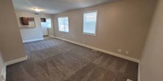 2 Bedroom, 2 Bathroom Home with large garage! Gallery 4