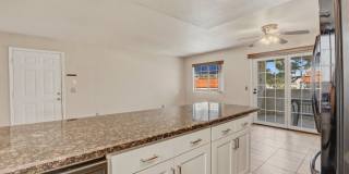 Upgraded 2 bedroom 2 bath upstairs condo Gallery 22