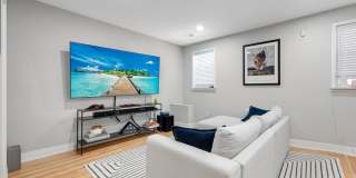 1733 W Crystal Street Gallery 14