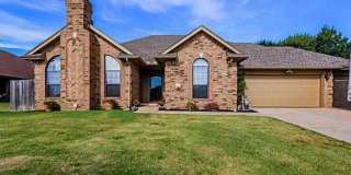 Beautiful and Spacious 3 Bedroom 2 Bathroom Home in Yukon Schools with Storm Shelter Gallery 1