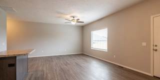 Beautiful 3 Bedroom Duplex in Monte Cristo Gallery 1