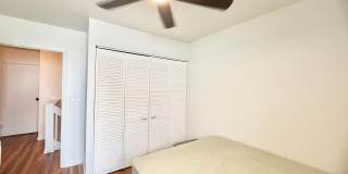 PARTIALLY FURNISHED 3br/2.5ba/2pkg Townhouse w/ENCL yard! Gallery 15