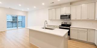 421 WASHINGTON Street Gallery 1