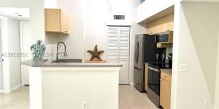 1020 Villa Ln Gallery 3