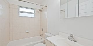 Beautiful 4 bed 3 bathroom Single Family Home with a large fenced yard Gallery 18