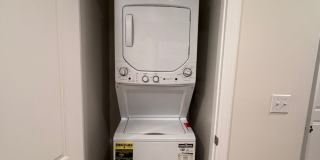 3 bedroom 2 bath condo on Vanowen Gallery 8