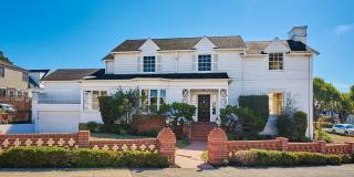Lakeside: Rarely Available Colonial Art Deco Single Family Home w/ Double Garage Gallery 1