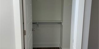 1735 Deane Street Gallery 12