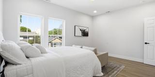 4623 Rookwood Avenue Gallery 39