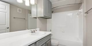 Oak Forest Gallery 21