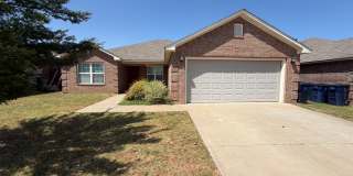 Beautiful 3 Bed 2 Bath in Moore Gallery 1
