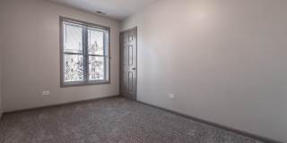 Stylish Bronzeville 2BR with Parking, Storage & Modern Finishes Gallery 10