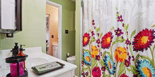 Charming 2BR Condo in Raleigh Gallery 21