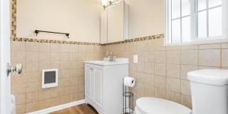 2033 High St - 1 Bedroom | 1 Bath | Triplex Unit Gallery 18