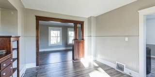 Charming 4BR House in Toledo Gallery 4