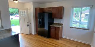 Must see Updated 2 bedroom, 1 bath home - Great Location! Gallery 8