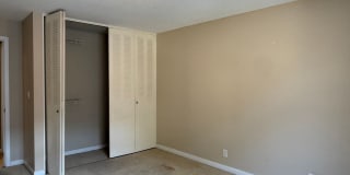 Lovely Lowry Hill 1 Bedroom Condo Gallery 16