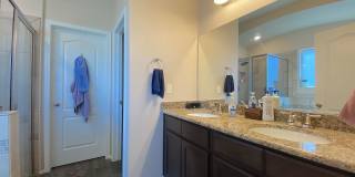 Gorgeous 4bed/3.5bath with 2 Master Bedrooms! Gallery 17