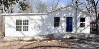 Cozy Newly Remodeled 2-Bedroom Single-Level Home Near TTU Gallery 1