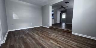 3/1 Located in Lakewood Park 3/1 Located in Lakewood Park Gallery 9