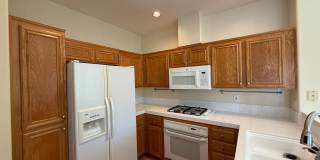 Comfortable 2BD/2BA Townhome in Carmel Mountain Ranch with Community Pool, Attached Garage & In-Unit Laundry Gallery 5