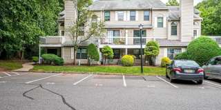 5001 Stonehedge Road Gallery 1