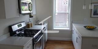 Nice 3 bed in Brookline Gallery 1