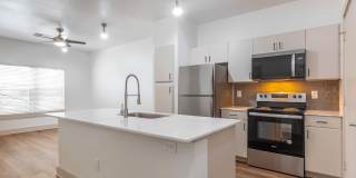 5225 Maple Avenue Gallery 36