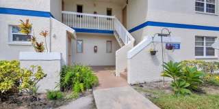 1529 SE ROYAL GREEN Circle Gallery 1