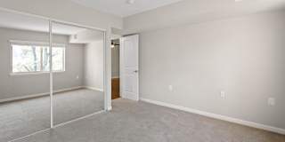 Huntington Square Gallery 49