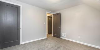Stunning 2 bedroom home in Brookline available July 15! Gallery 25