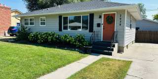 4+ bedroom, 2 bath with Hot Tub, Fenced Yard and Garage Gallery 1
