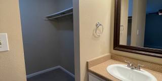 Charming Midtown Duplex Gallery 25