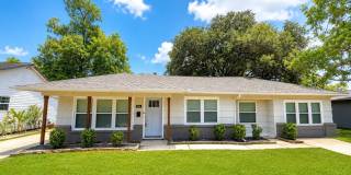 Stunning Recently Remodeled (from the studs out) 3/1/2 Home in Lake Jackson Gallery 1