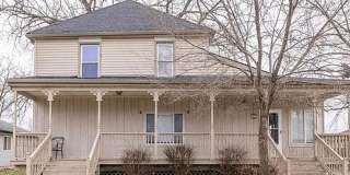 Unicorn alert!!!  5 bedroom 2 story home of your dreams! Gallery 1