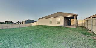 Spacious 3 Bedroom 2 Bath Home in Mustang Schools Gallery 16