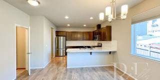 Modern End-Unit Townhome with Private Fenced Yard, Gourmet Kitchen & Spacious Layout Gallery 11