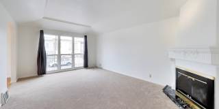 Bright Corner Home with Family Room, Yard & Laundry in Prime Sunset Location! Gallery 3