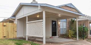 2 Bed | 1.5 Bath East Tulsa with Spacious Back yard! Gallery 1