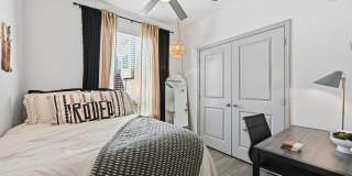 Liv+ Arlington - Student Housing Gallery 12