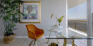 1200 Lakeshore Gallery 8