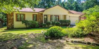 Two Bedroom, 2 Bath, 1-Car Garage, 1179 sq ft feet home with wood burning fireplace. and screened porch. Gallery 3